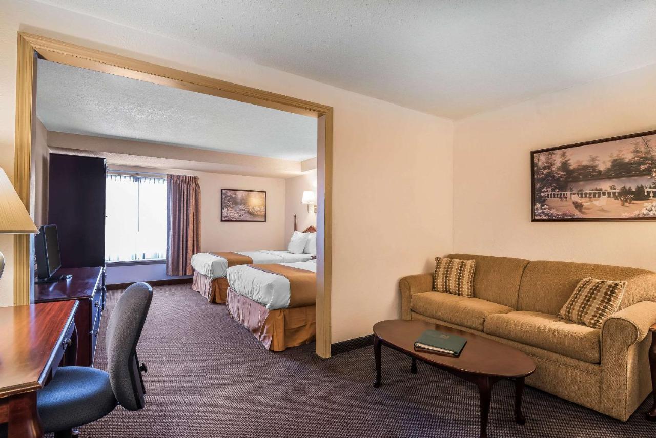 Quality Inn & Suites Albany Airport Latham Eksteriør bilde