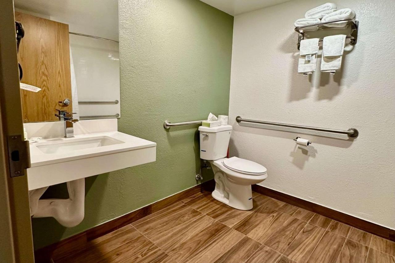 Quality Inn & Suites Albany Airport Latham Eksteriør bilde