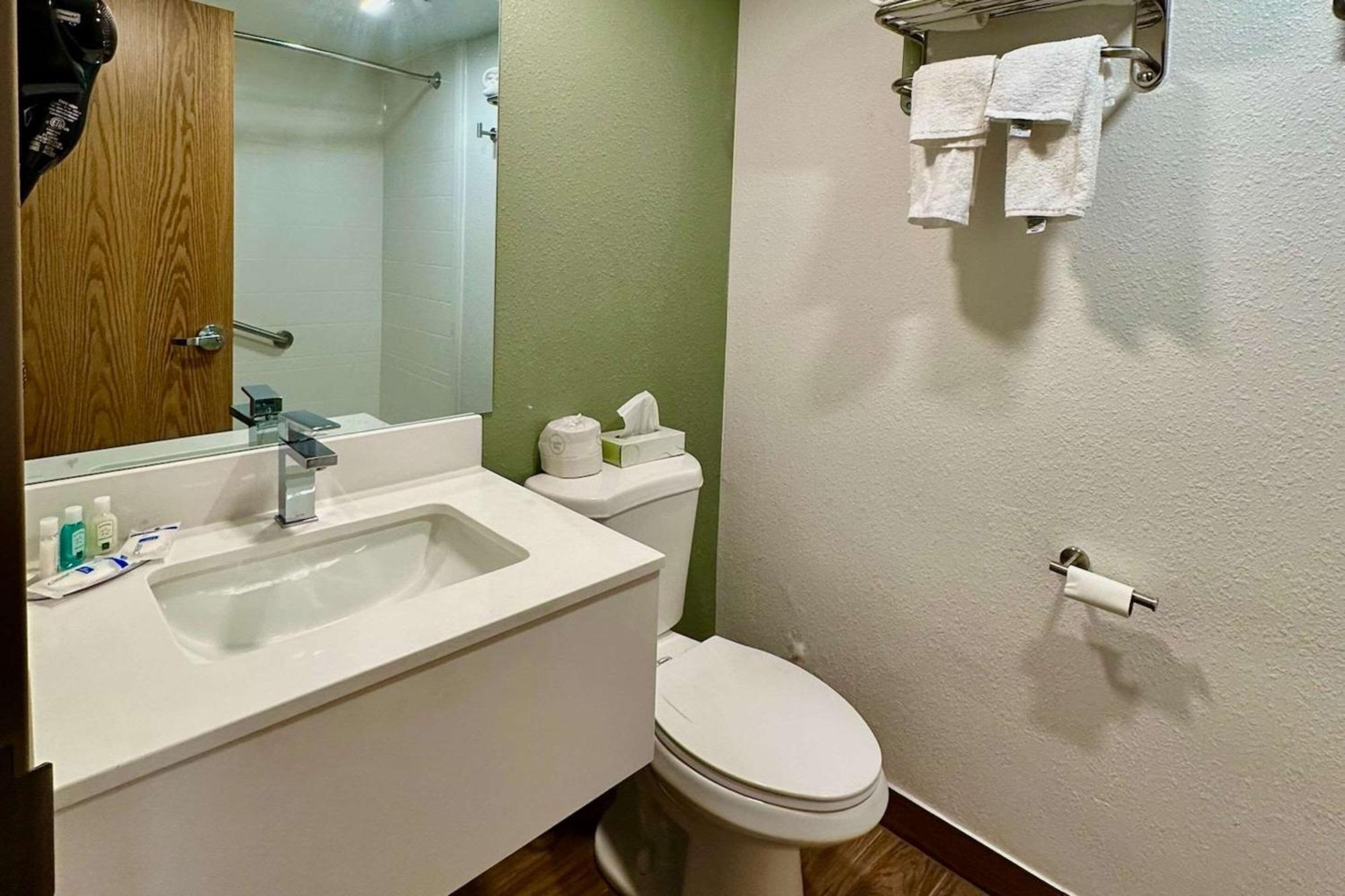 Quality Inn & Suites Albany Airport Latham Eksteriør bilde